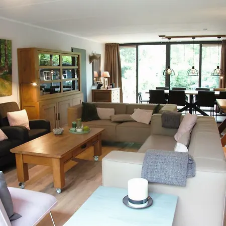 Bosbungalow Ruighenrode ロヘム